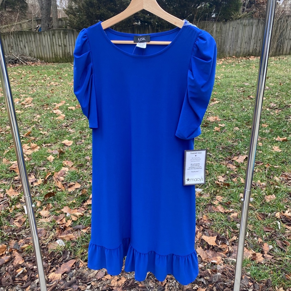 MSK puff sleeve shift dress from Macy’s. Size small. Royal blue. NWT